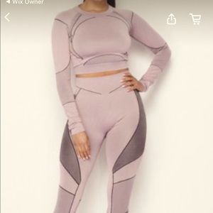 This is a leggings set. Comes with top and leggings! Brand new (clearance items)